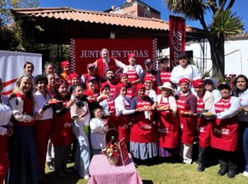 Coca-Cola Bolivia impulsa el talento gastronómico de mujeres dueñas de carritos de comida de La Paz y El Alto