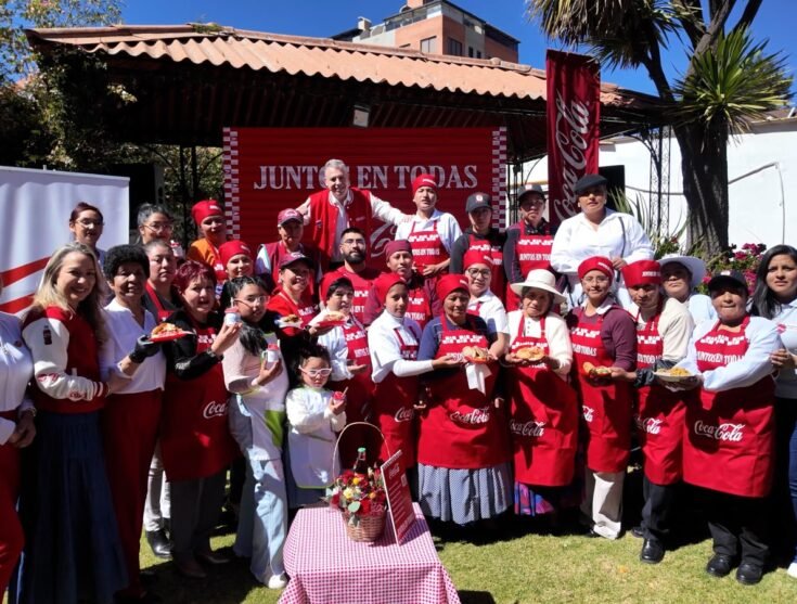 Coca-Cola Bolivia impulsa el talento gastronómico de mujeres dueñas de carritos de comida de La Paz y El Alto