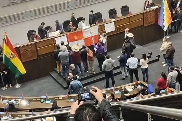 Diputados posponen su sesión sin nueva fecha y no logran concertar sobre la aprobación de un contrato de litio