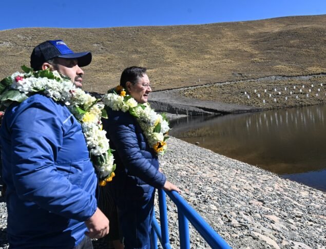 Gobierno entrega obras en Pucarani con una inversión de Bs 76,5 millones